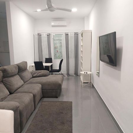 Apartamento La Cueva Del Violin Torre Del Mar Exterior foto